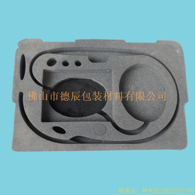 海綿內(nèi)托對(duì)各行各業(yè)產(chǎn)品起到絕緣、密封、防震、防塵、填充、隔音、固定，能夠保護(hù)包裝產(chǎn)品在運(yùn)輸過(guò)程中安然無(wú)恙，起到保護(hù)產(chǎn)品的一個(gè)作用，同時(shí)可以美化產(chǎn)品，提升產(chǎn)品檔次。